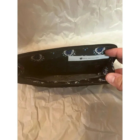 NWT Vera‎ Bradley Retired Pattern Bramble Iconic Pouch Wristlet - Picture 7 of 13